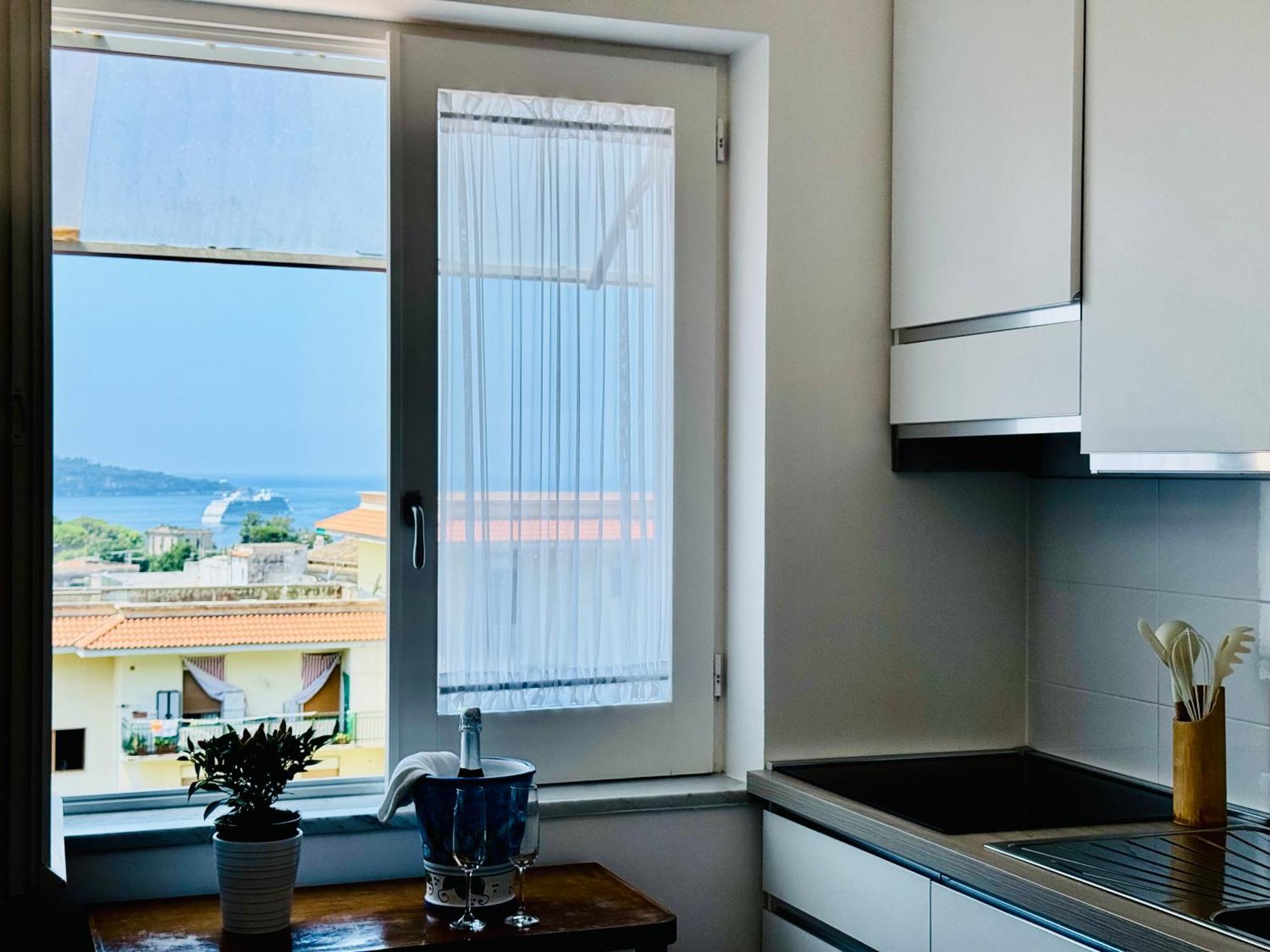 Yourhome - La Famiglia Apartment Мета Экстерьер фото
